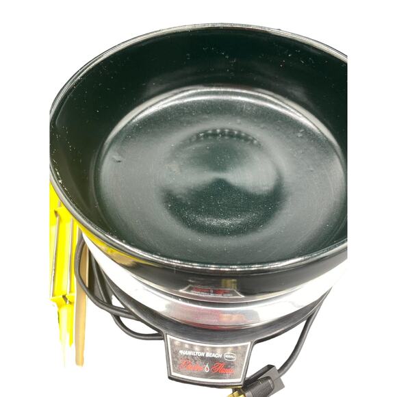 Vtg Hamilton Beach Electric black Fondue with groovy forks - Picture 3 of 6